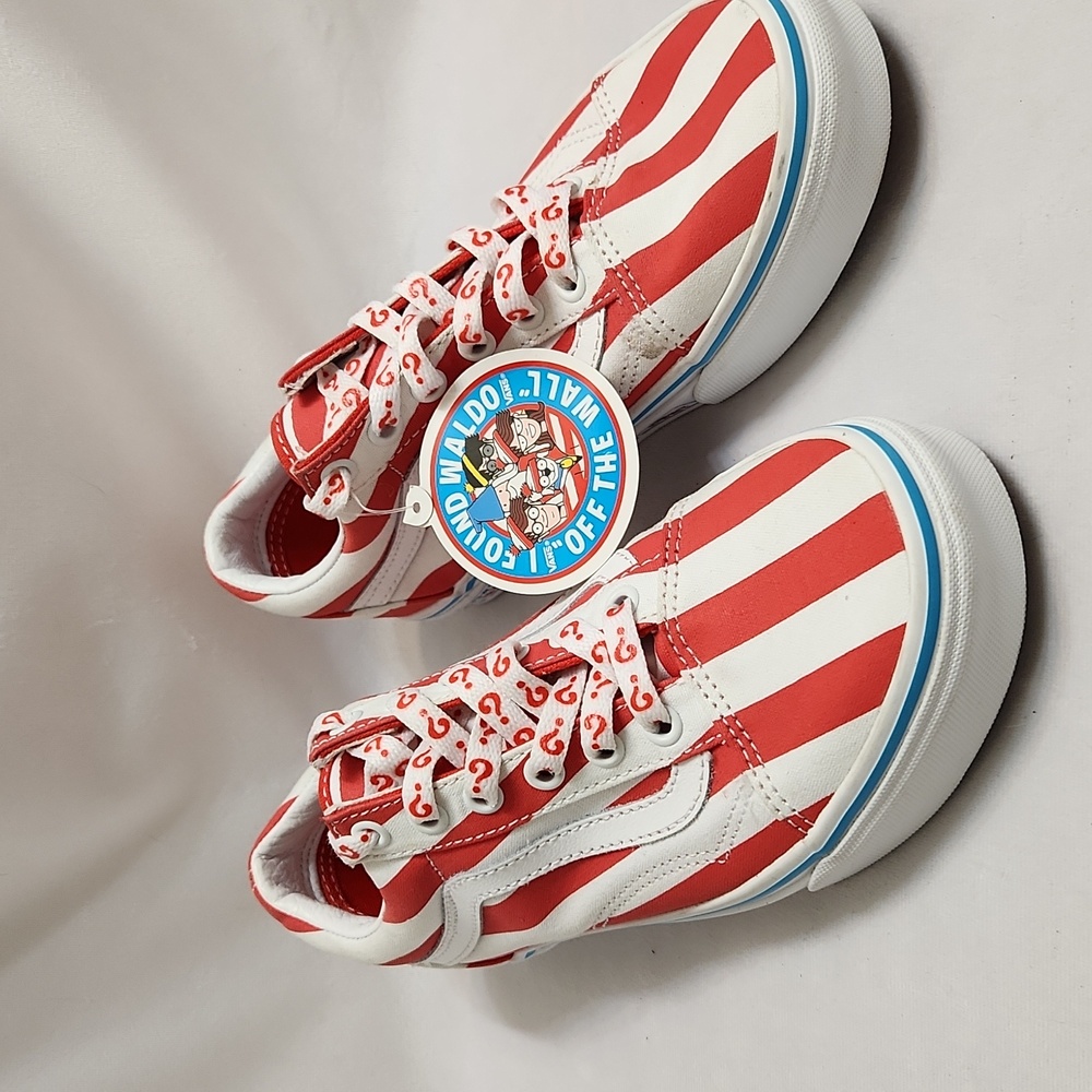 Vans 'I Found Waldo' Red White Graphic Sneakers (Unisex M Size 6, W Size 7.5)